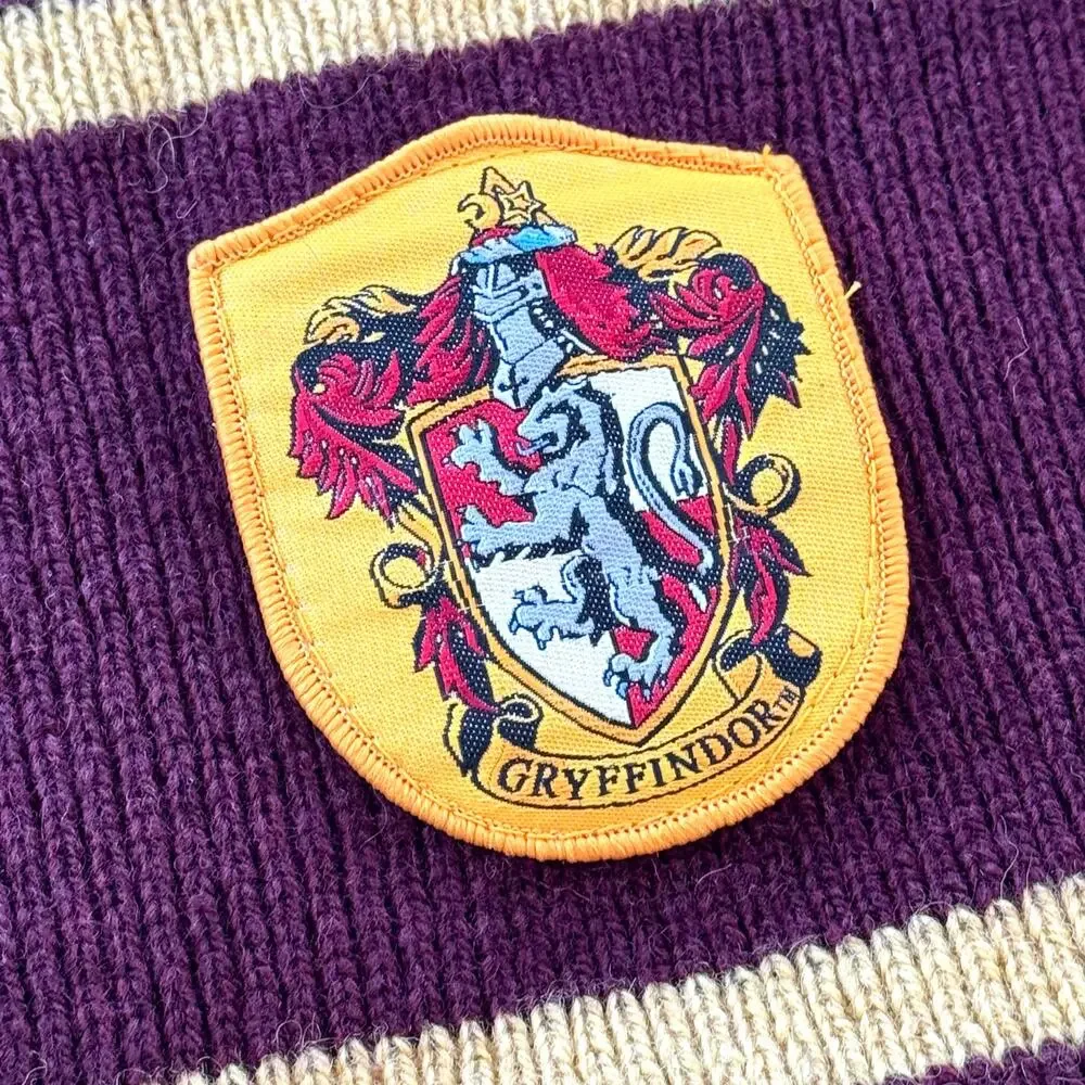 Harry Potter Gryffindor 100% Lambswool Knit Scarf Burgundy Gold Crest Fringe 66”